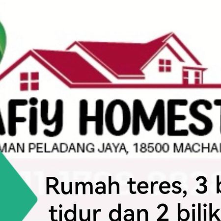 Wafiy Homestay Macang Exterior photo